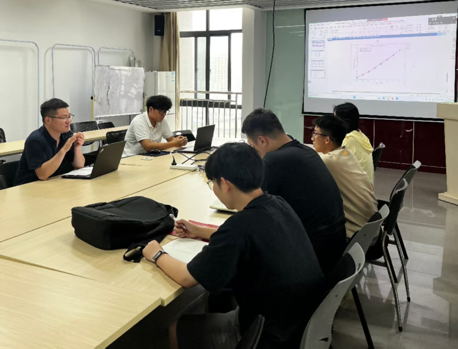 每周例会.jpg