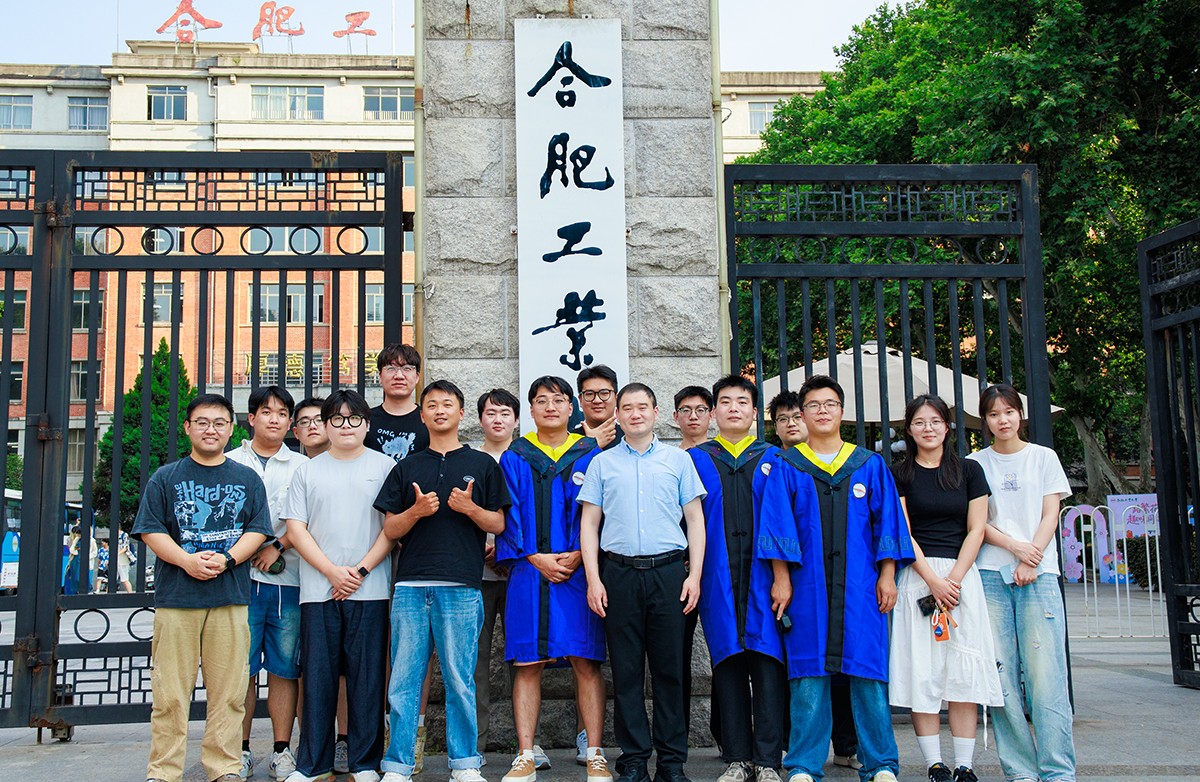 202606课题组合影.jpg